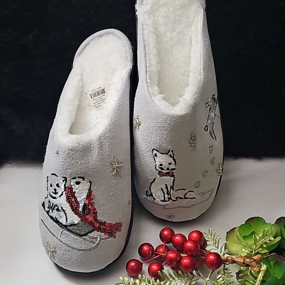 New VERA BRADLEY Cat And Snowman SOFT FURRY SLIPPERS Size Small (5-6)